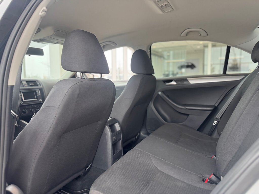 Volkswagen Jetta Trendline+ CAMÉRA | BLUETOOTH | SIÈGES CHAUFFANTS 2017 à Laval, Québec - 10 - w1024h768px