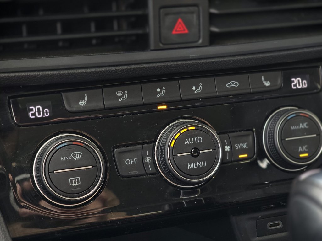 Volkswagen Jetta Highline TOIT | CARPLAY | CAMÉRA | CUIR | BAS KM!! 2021 à Laval, Québec - 16 - w1024h768px