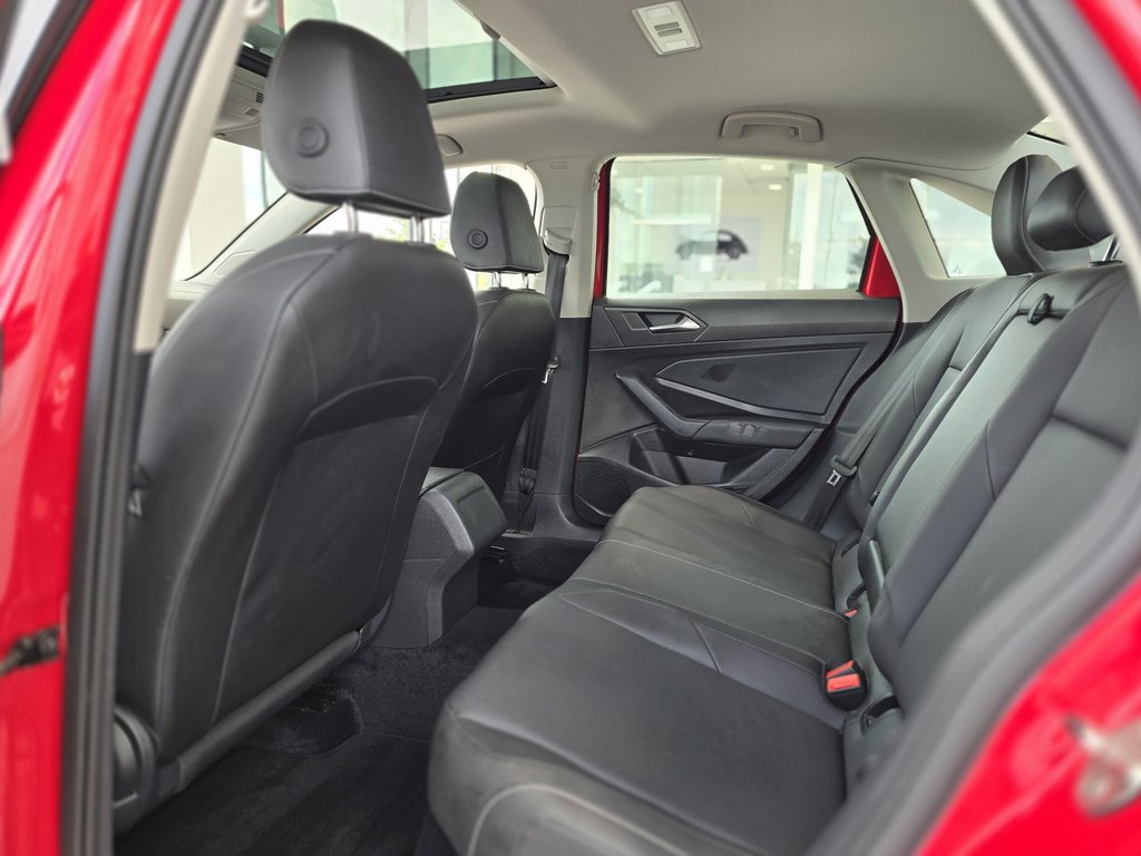 Volkswagen Jetta Highline TOIT | CARPLAY | CAMÉRA | CUIR | BAS KM!! 2021 à Laval, Québec - 10 - w1024h768px