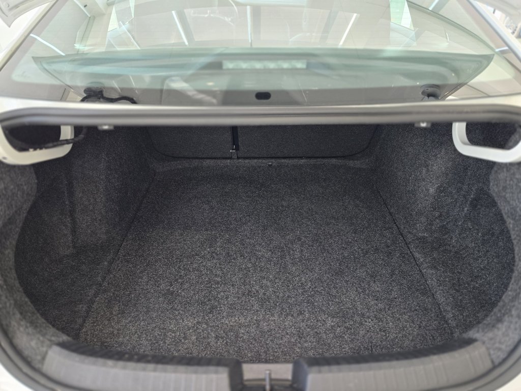 Volkswagen Jetta Highline AUTOMATIQUE | TOIT | CUIR | CARPLAY | CAM 2021 à Laval, Québec - 9 - w1024h768px
