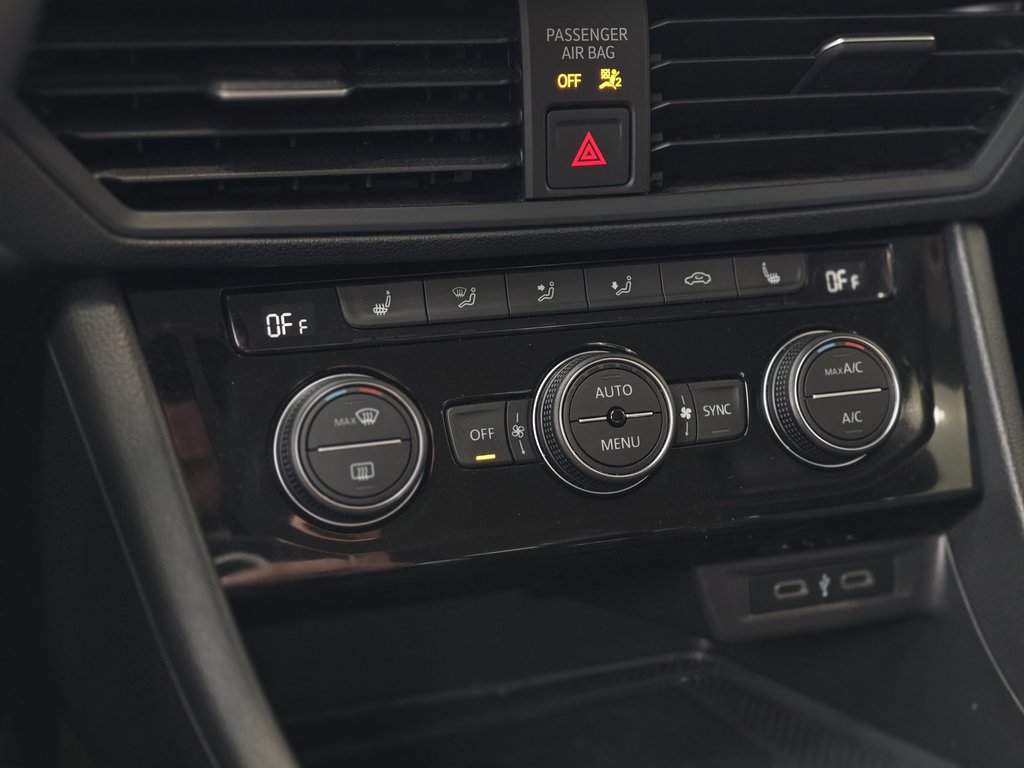 Volkswagen Jetta Comfortline CARPLAY | CAMÉRA | CUIR | BLUETOOTH 2022 à Laval, Québec - 17 - w1024h768px