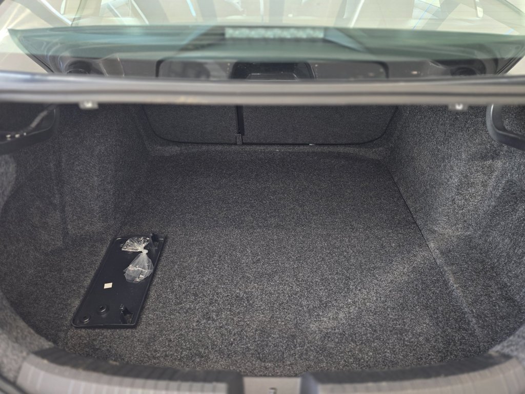 Volkswagen Jetta Highline TOIT | CUIR | NAV | DÉMARREUR | BAS KM 2024 à Laval, Québec - 9 - w1024h768px