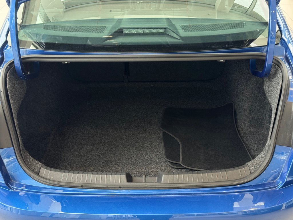 Volkswagen Jetta Comfortline SPORT PACK | TOIT | CARPLAY | CUIR 2024 à Laval, Québec - 9 - w1024h768px