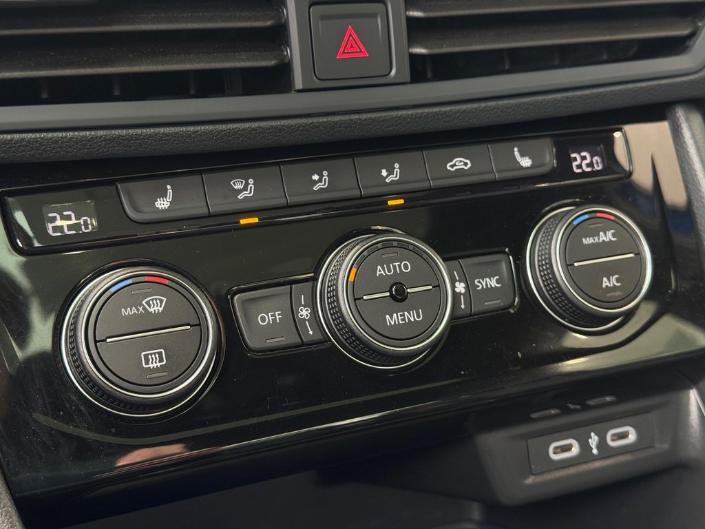 Volkswagen Jetta Comfortline SPORT PACK | TOIT | CARPLAY | CUIR 2024 à Laval, Québec - 17 - w1024h768px