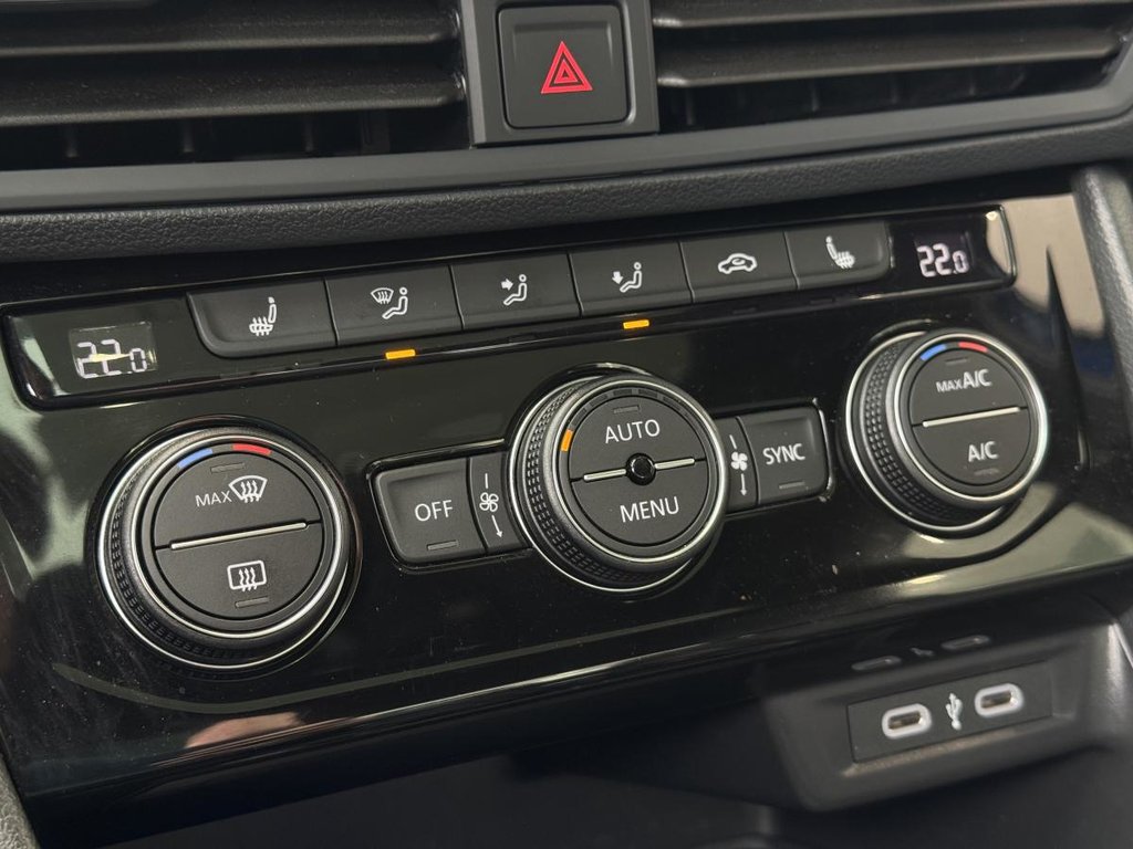 Volkswagen Jetta Comfortline SPORT PACK | TOIT | CARPLAY | CUIR +++ 2024 à Laval, Québec - 17 - w1024h768px