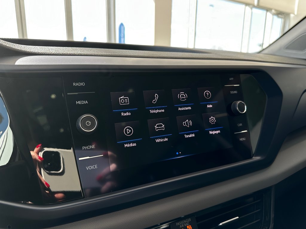 2022  Taos Comfortline AWD | TOIT PANO | CARPLAY | CAMÉRA +++ in Laval, Quebec - 8 - w1024h768px