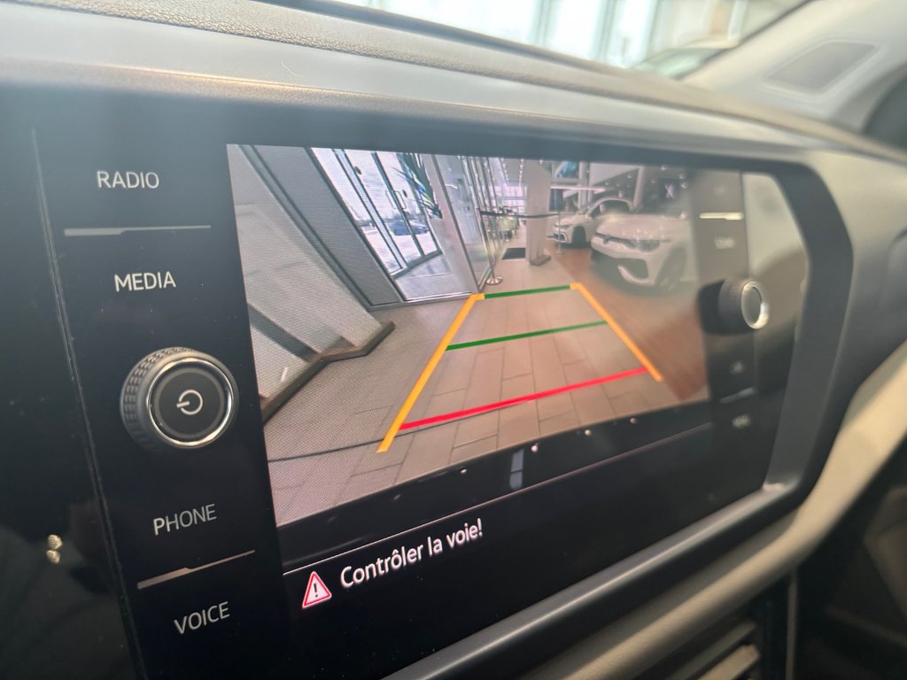 Volkswagen Taos Comfortline 4MOTION | CARPLAY | CAMÉRA | BAS KM!!! 2022 à Laval, Québec - 15 - w1024h768px