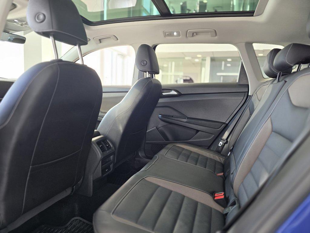Volkswagen Taos Highline | BAS KM | PANO | CUIR | CARPLAY | AWD 2022 à Laval, Québec - 9 - w1024h768px