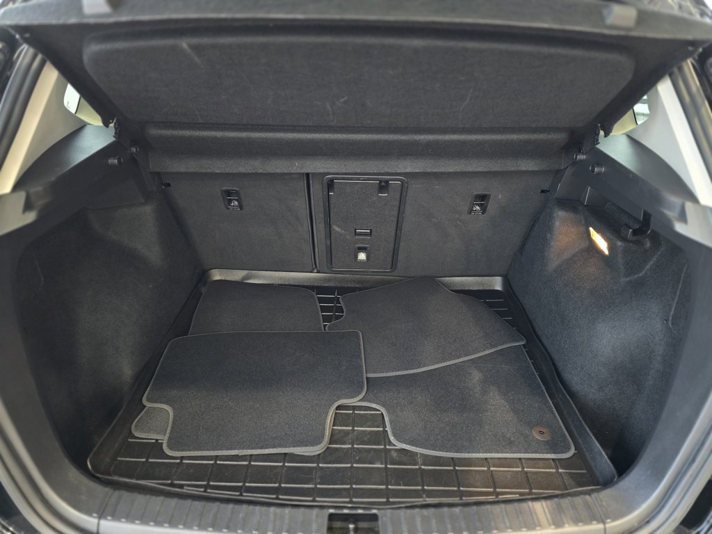 Volkswagen Taos Comfortline | BAS KM | DÉMARREUR | CARPLAY | +++ 2022 à Laval, Québec - 9 - w1024h768px