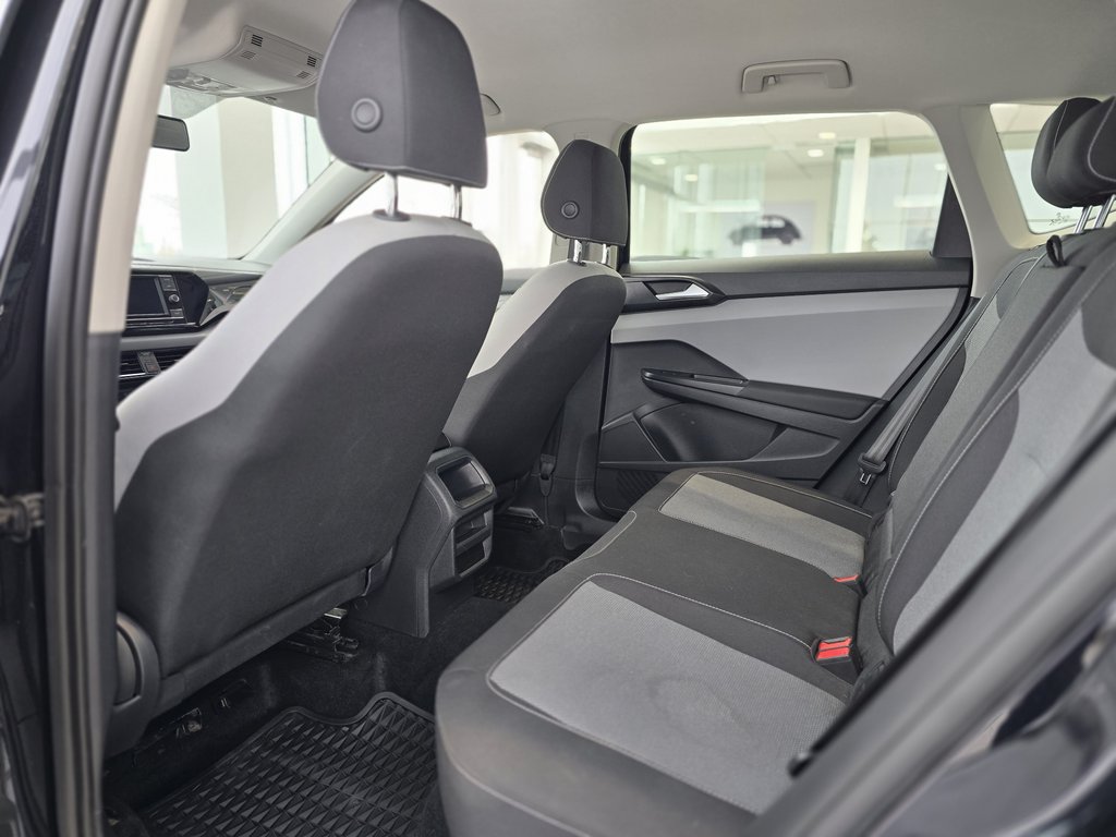 2022 Volkswagen Taos Trendline | BAS KM | 4MOTION | CARPLAY | CAMÉRA | in Laval, Quebec - 9 - w1024h768px