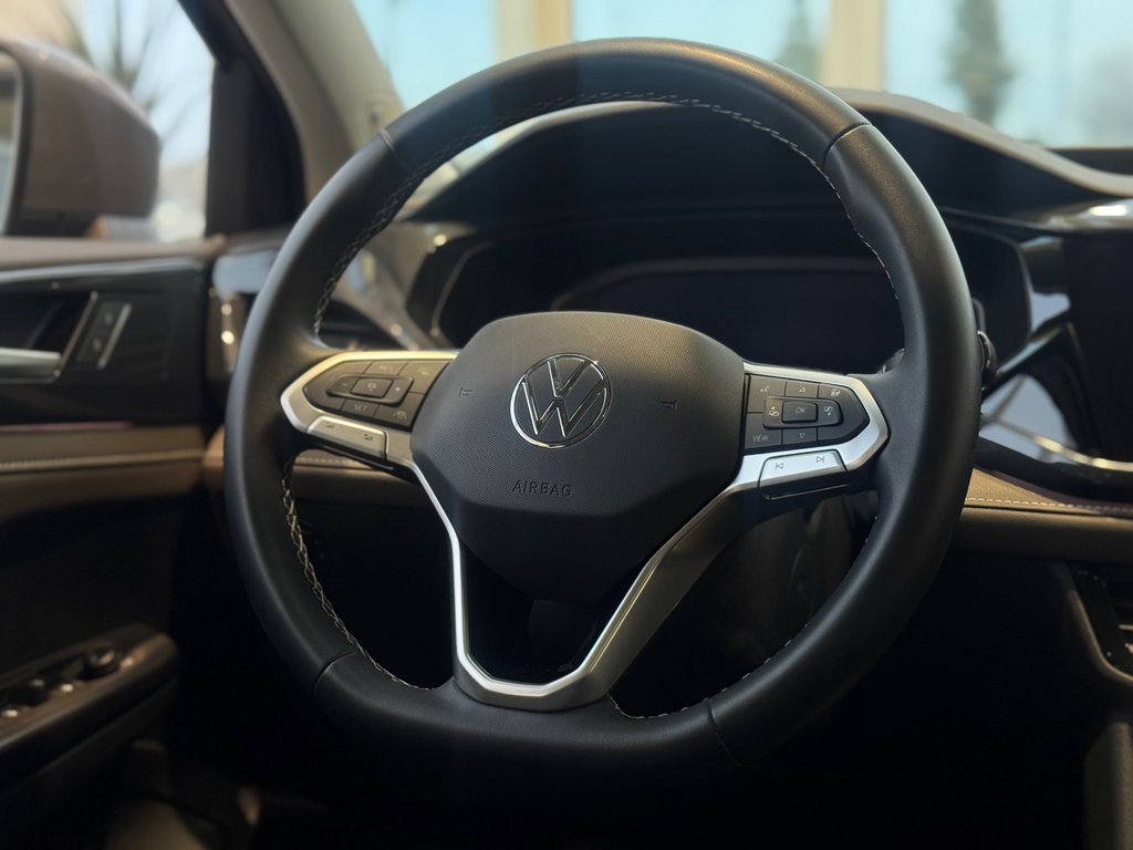 2022 Volkswagen Taos Highline DÉMARREUR | PANO | CUIR | NAV | CAMÉRA in Laval, Quebec - 12 - w1024h768px
