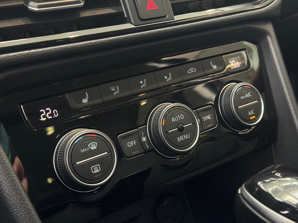 2022 Volkswagen Taos Comfortline | TOIT PANO | CAMÉRA | CARPLAY I +++ in Laval, Quebec - 17 - w1024h768px