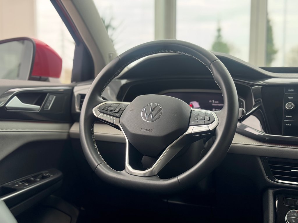 2022 Volkswagen Taos Highline | DÉMARREUR | PANO | CUIR | CARPLAY | +++ in Laval, Quebec - 12 - w1024h768px