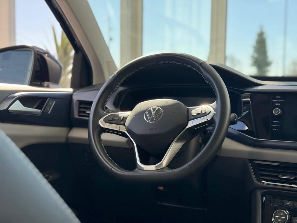 2022 Volkswagen Taos Comfortline AWD | TOIT PANO | CAMÉRA | CARPLAY +++ in Laval, Quebec - 11 - w1024h768px