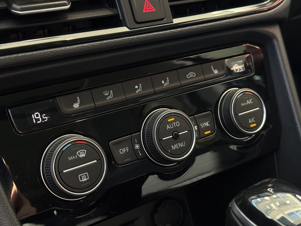 2022 Volkswagen Taos Comfortline AWD | TOIT PANO | CAMÉRA | CARPLAY +++ in Laval, Quebec - 16 - w1024h768px