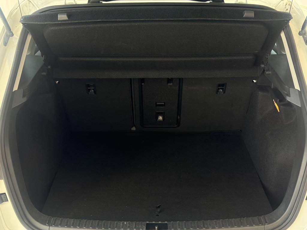 2022 Volkswagen Taos Comfortline AWD | TOIT PANO | CAMÉRA | CARPLAY +++ in Laval, Quebec - 9 - w1024h768px