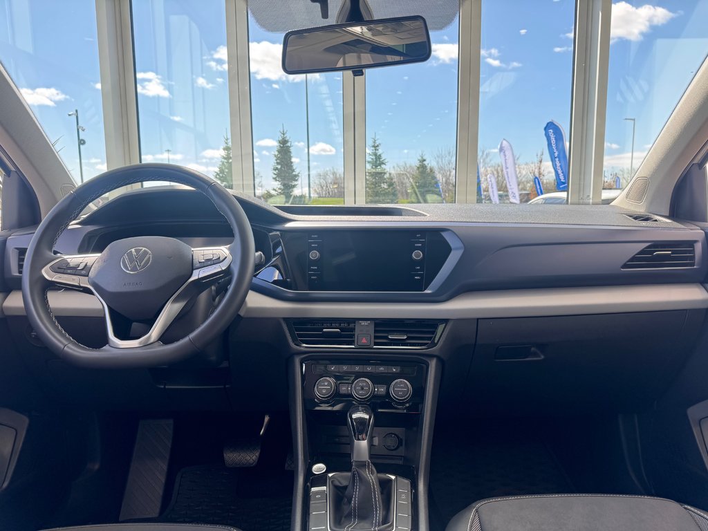2022 Volkswagen Taos Comfortline AWD | TOIT PANO | CAMÉRA | CARPLAY +++ in Laval, Quebec - 11 - w1024h768px