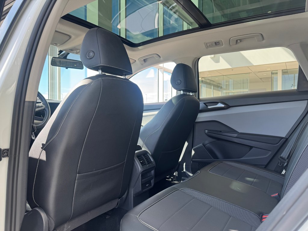 2022 Volkswagen Taos Comfortline AWD | TOIT PANO | CAMÉRA | CARPLAY +++ in Laval, Quebec - 10 - w1024h768px