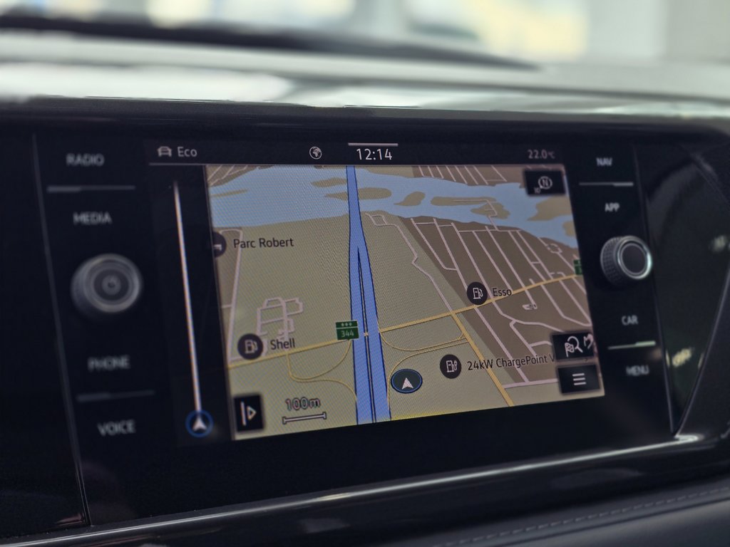 2023  Taos Highline TOIT NOIR + JANTES NOIR | PANO | CARPLAY in Laval, Quebec - 16 - w1024h768px