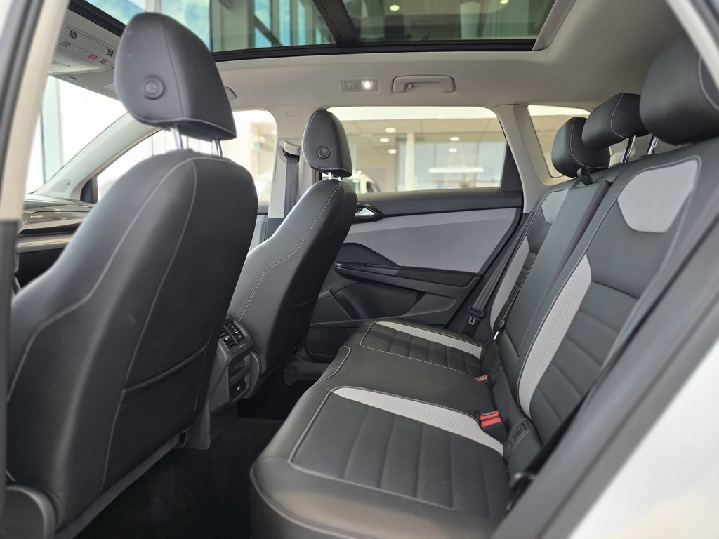 Volkswagen Taos Highline TOIT PANO | CUIR | CARPLAY | CAMÉRA | +++ 2023 à Laval, Québec - 10 - w1024h768px