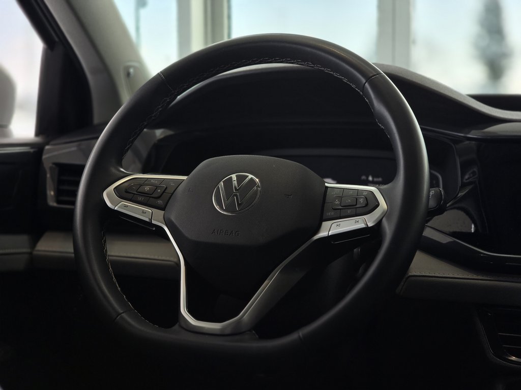 2023 Volkswagen Taos Highline | DÉMARREUR | PANO | CUIR | CARPLAY | +++ in Laval, Quebec - 12 - w1024h768px