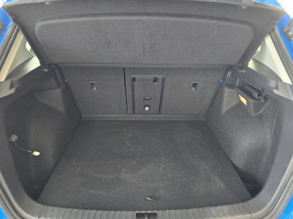 2023 Volkswagen Taos Comfortline AWD | TOIT PANO | CAM | CARPLAY | +++ in Laval, Quebec - 9 - w1024h768px