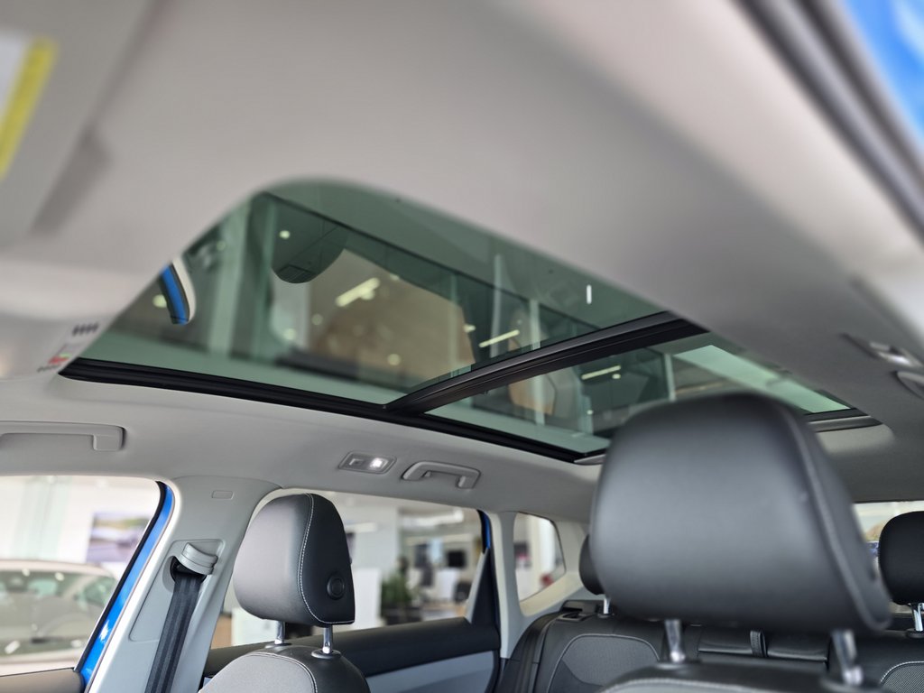 2023 Volkswagen Taos Comfortline AWD | TOIT PANO | CAM | CARPLAY | +++ in Laval, Quebec - 19 - w1024h768px