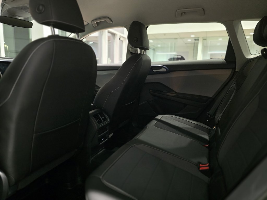 Volkswagen Taos Comfortline | 4 MOTION | CARPLAY | CAMÉRA  +++ 2024 à Laval, Québec - 10 - w1024h768px