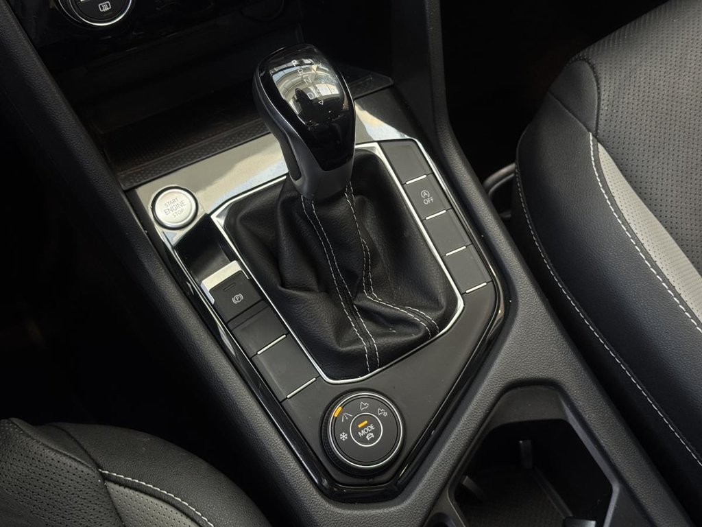 Volkswagen Taos Highline 4MOTION | DÉMARREUR | TOIT PANO | CUIR | CARPLAY +++ 2024 à Laval, Québec - 16 - w1024h768px