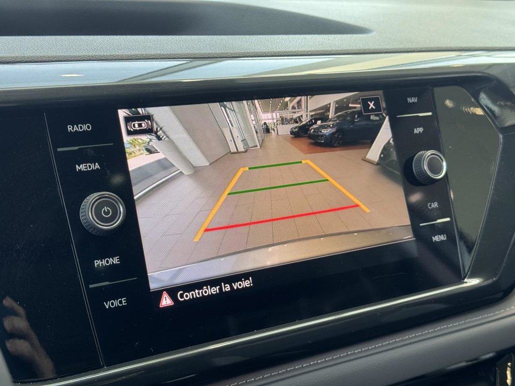 Volkswagen Taos Highline 4MOTION | DÉMARREUR | TOIT PANO | CUIR | CARPLAY +++ 2024 à Laval, Québec - 19 - w1024h768px