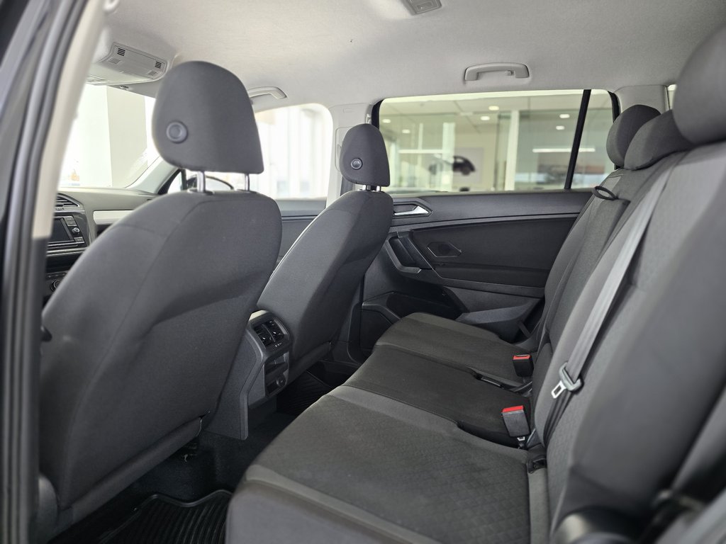 2019 Volkswagen Tiguan Trendline BAS KM | 7 PASSAGERS | AWD | CARPLAY | + in Laval, Quebec - 11 - w1024h768px