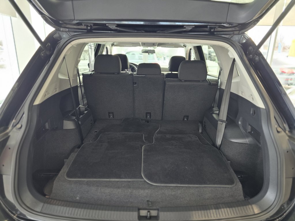 2019 Volkswagen Tiguan Trendline BAS KM | 7 PASSAGERS | AWD | CARPLAY | + in Laval, Quebec - 9 - w1024h768px