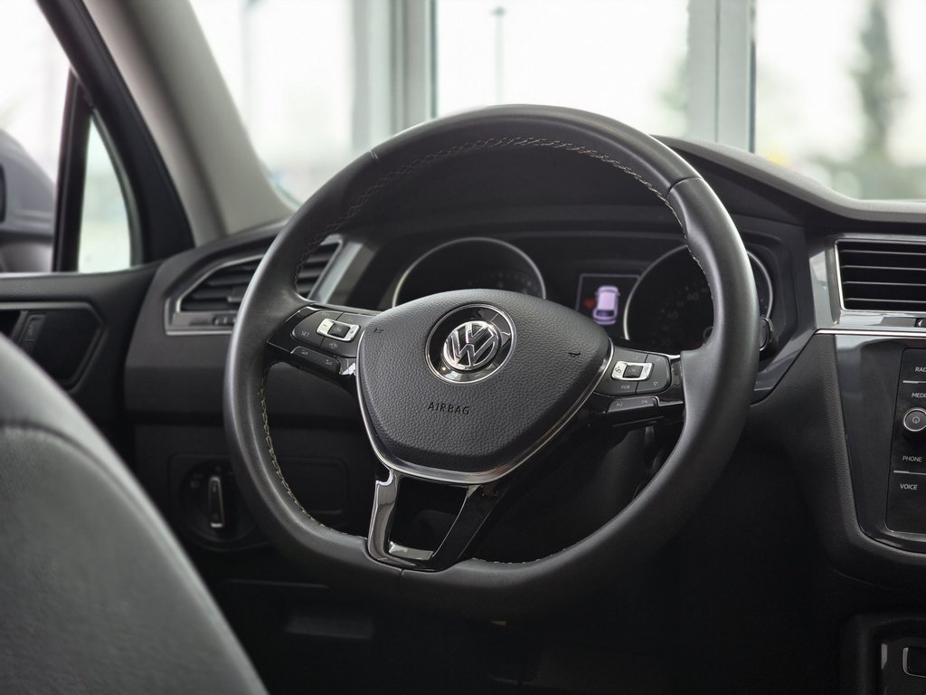 Volkswagen Tiguan Comfortline | TOIT PANO | CARPLAY | CUIR | CAMÉRA 2021 à Laval, Québec - 12 - w1024h768px