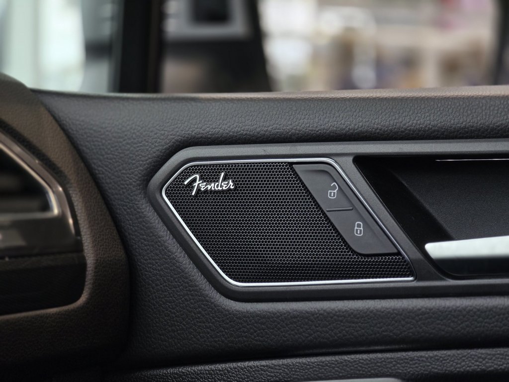 2021 Volkswagen Tiguan Highline R-LINE | PANO | CUIR | NAV | DÉMARREUR in Laval, Quebec - 19 - w1024h768px