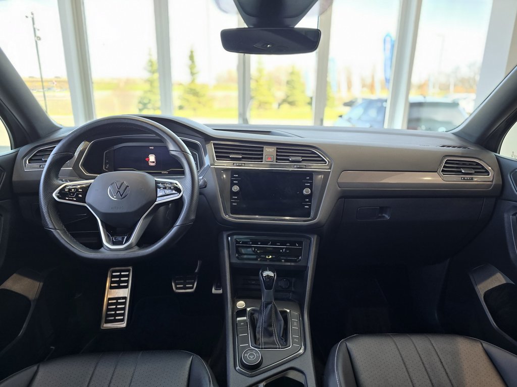 Volkswagen Tiguan Comfortline R-Line Black Edition | PANO | CUIR 2022 à Laval, Québec - 11 - w1024h768px