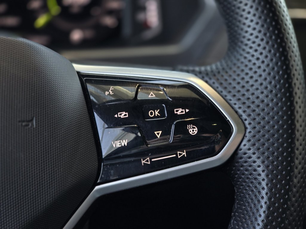Volkswagen Tiguan Comfortline R-Line Black Edition | PANO | CUIR 2022 à Laval, Québec - 15 - w1024h768px