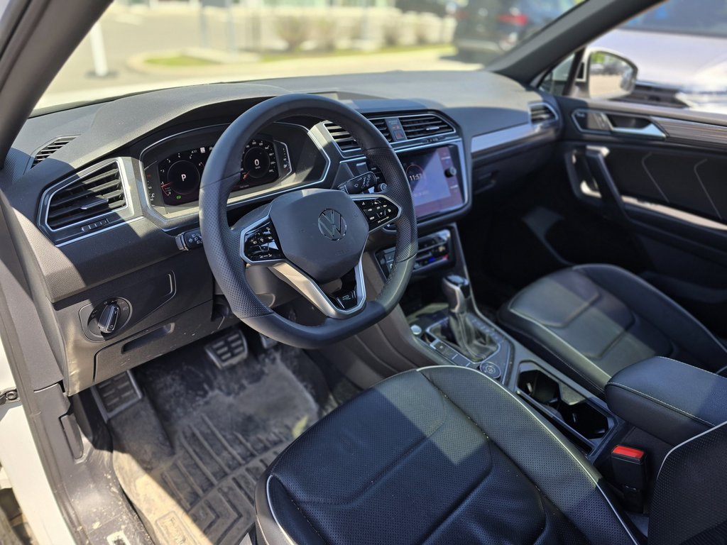 2022 Volkswagen Tiguan Highline R-Line TOIT PANO | CUIR | NAV | CARPLAY in Laval, Quebec - 8 - w1024h768px