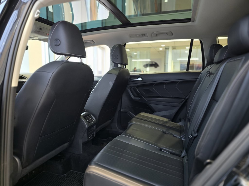 Volkswagen Tiguan Comfortline | TOIT PANO | CUIR | DÉMARREUR | +++ 2022 à Laval, Québec - 10 - w1024h768px
