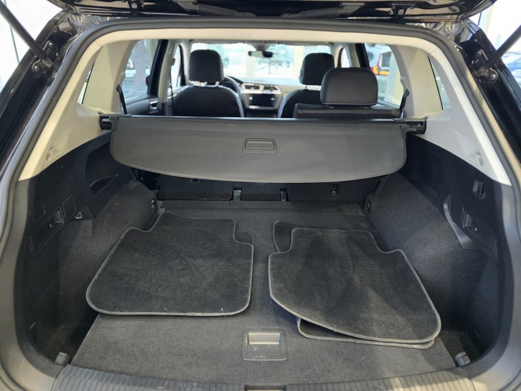 Volkswagen Tiguan Comfortline | TOIT PANO | CUIR | DÉMARREUR | +++ 2022 à Laval, Québec - 9 - w1024h768px