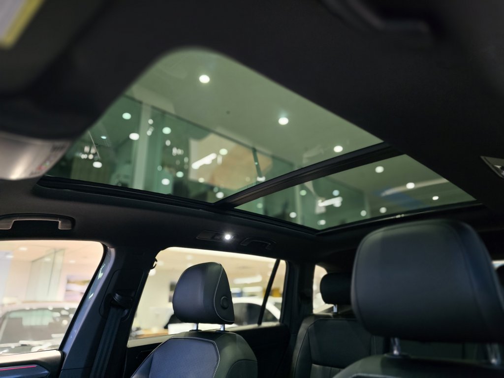 2022 Volkswagen Tiguan Comfortline R-LINE | BLACK PACK | TOIT PANO | CUIR in Laval, Quebec - 19 - w1024h768px