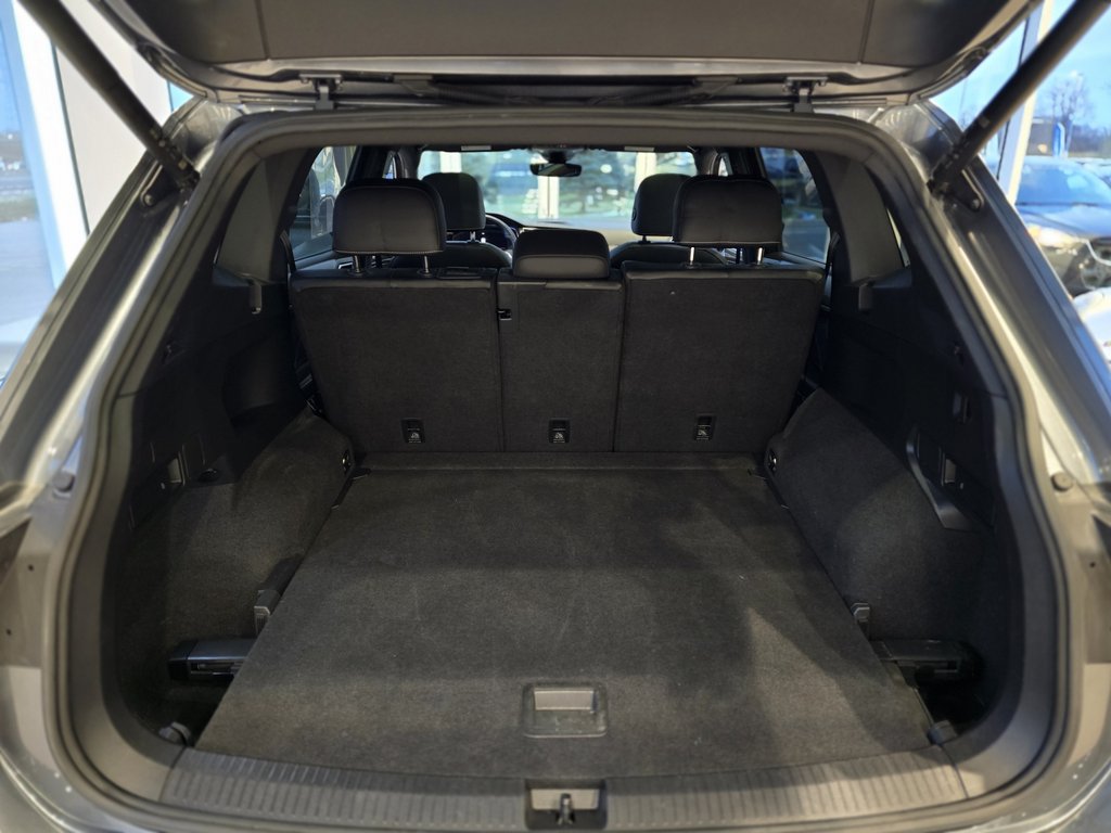 2022 Volkswagen Tiguan Comfortline R-LINE | BLACK PACK | TOIT PANO | CUIR in Laval, Quebec - 9 - w1024h768px