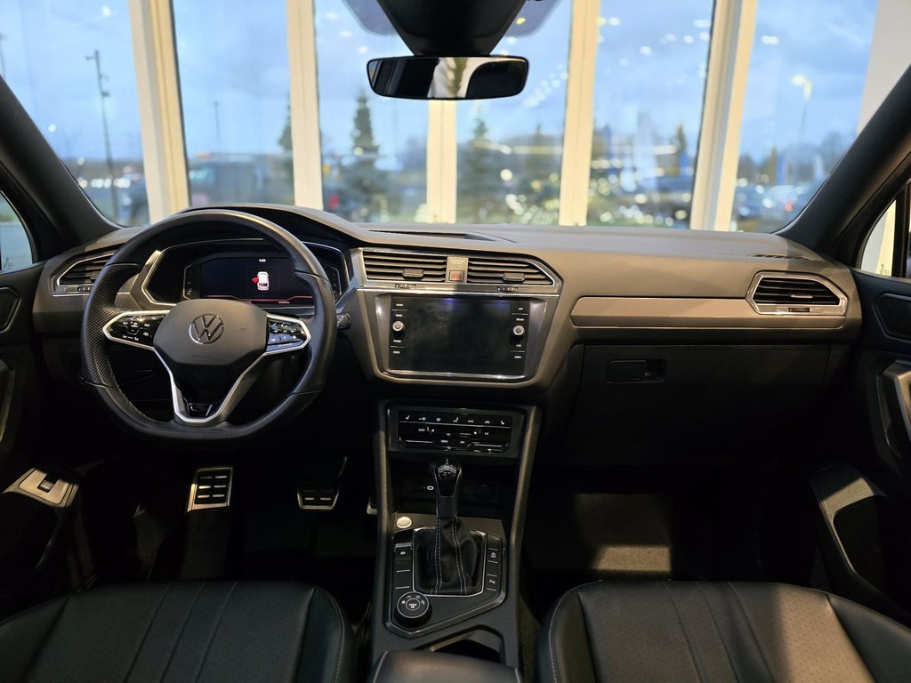 2022 Volkswagen Tiguan Comfortline R-LINE | BLACK PACK | TOIT PANO | CUIR in Laval, Quebec - 11 - w1024h768px