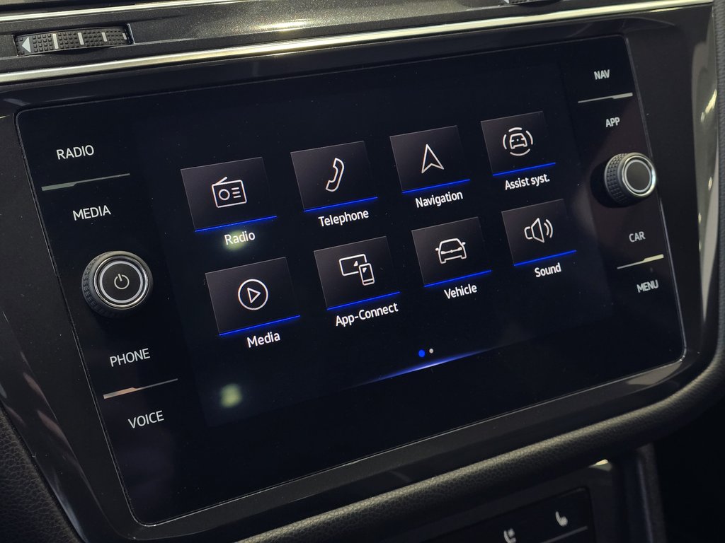 2022 Volkswagen Tiguan Highline R-Line TOIT PANO | CUIR | NAV | CARPLAY in Laval, Quebec - 19 - w1024h768px