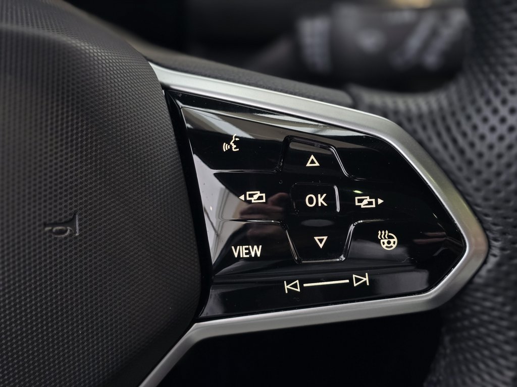 2022 Volkswagen Tiguan Highline R-Line TOIT PANO | CUIR | NAV | CARPLAY in Laval, Quebec - 16 - w1024h768px