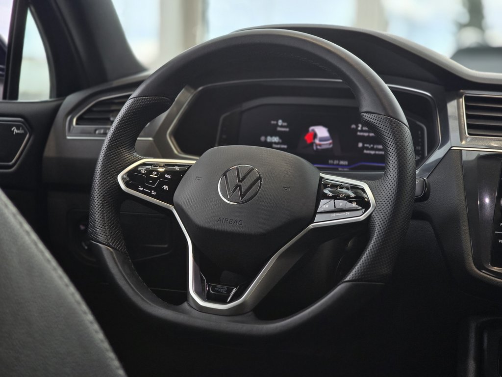 2022 Volkswagen Tiguan Highline R-Line TOIT PANO | CUIR | NAV | CARPLAY in Laval, Quebec - 13 - w1024h768px