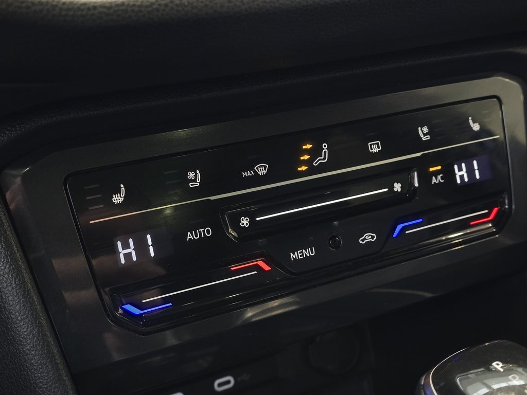 2022 Volkswagen Tiguan Highline R-Line TOIT PANO | CUIR | NAV | CARPLAY in Laval, Quebec - 18 - w1024h768px