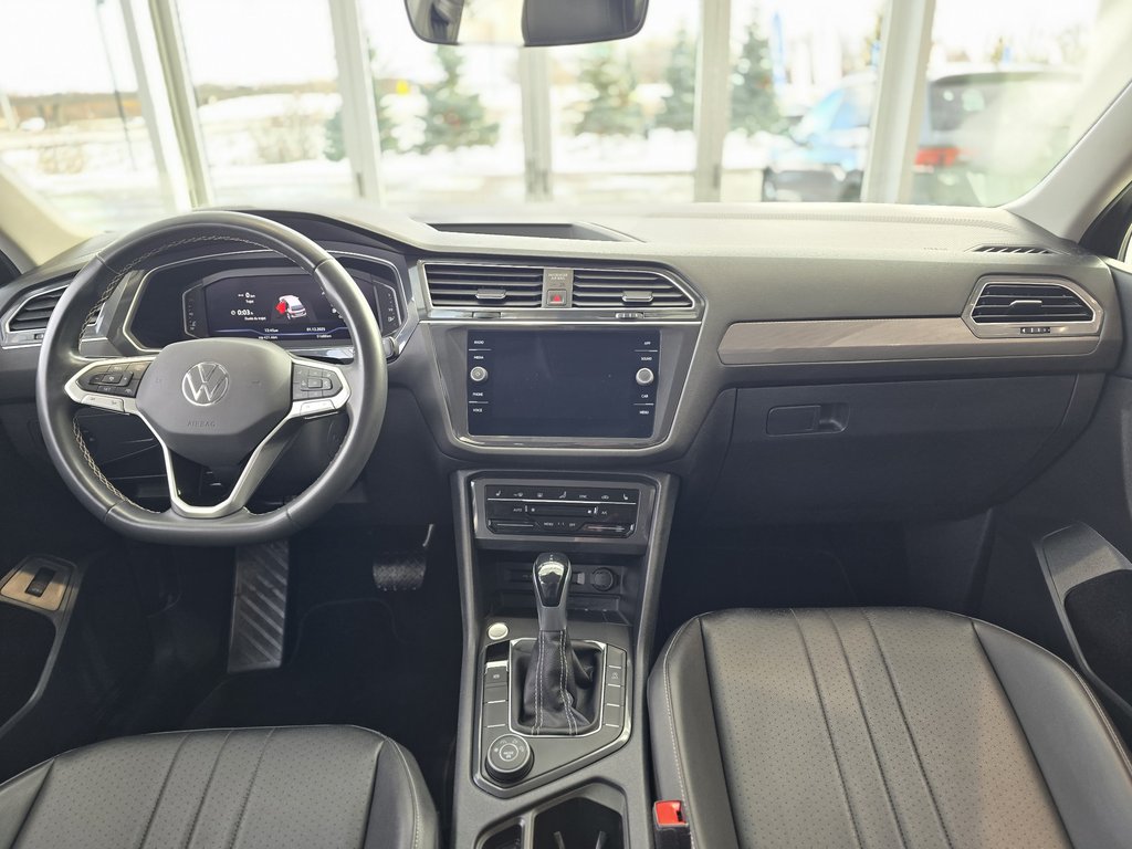 Volkswagen Tiguan Comfortline AWD | CARPLAY | CUIR | CAMÉRA | BAS KM 2022 à Laval, Québec - 11 - w1024h768px