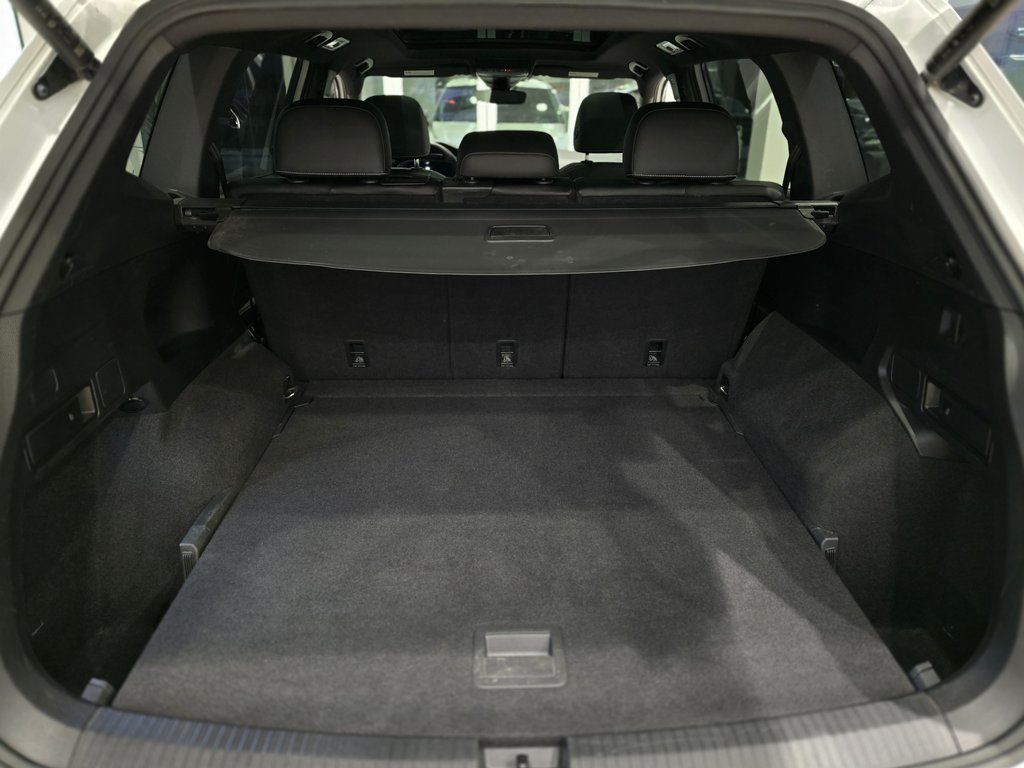 Volkswagen Tiguan Comfortline R-LINE | BLACK PACK | TOIT PANO | CUIR 2022 à Laval, Québec - 9 - w1024h768px
