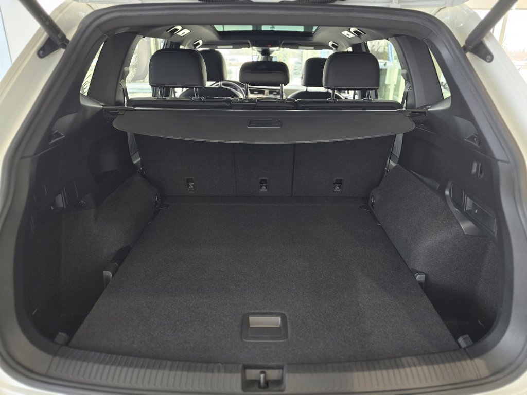 Volkswagen Tiguan Highline R-Line TOIT PANO | CUIR | NAV | CARPLAY 2022 à Laval, Québec - 9 - w1024h768px