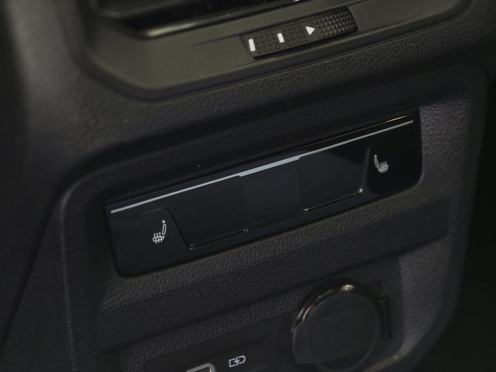 Volkswagen Tiguan Highline R-Line TOIT PANO | CUIR | NAV | CARPLAY 2022 à Laval, Québec - 11 - w1024h768px